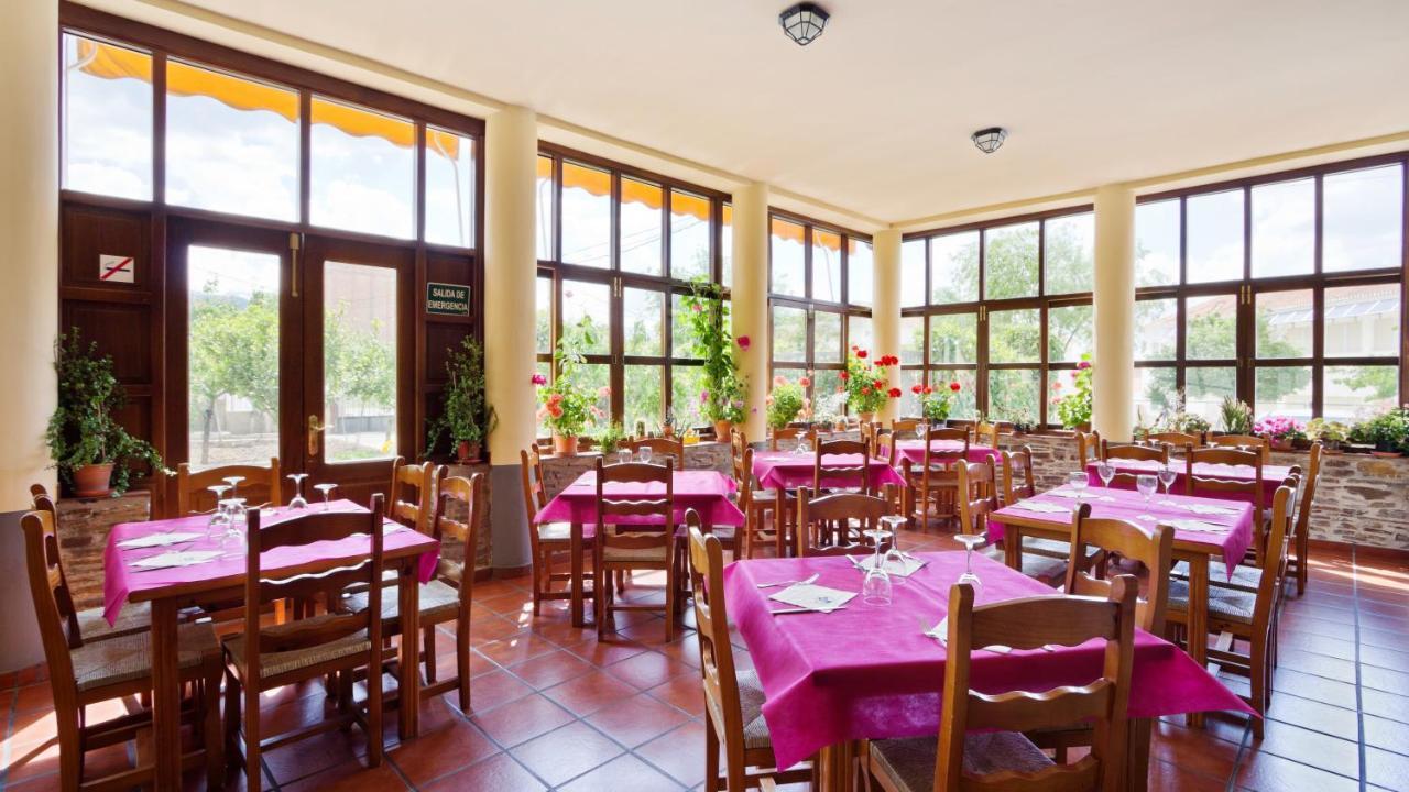 Labella - Hostal Rural Restaurante La Calahorra Exterior photo